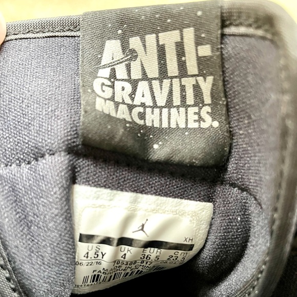 Air Jordan 1 Retro ‘Black Patent’ Anti-Gravity 👟 - Picture 8 of 9